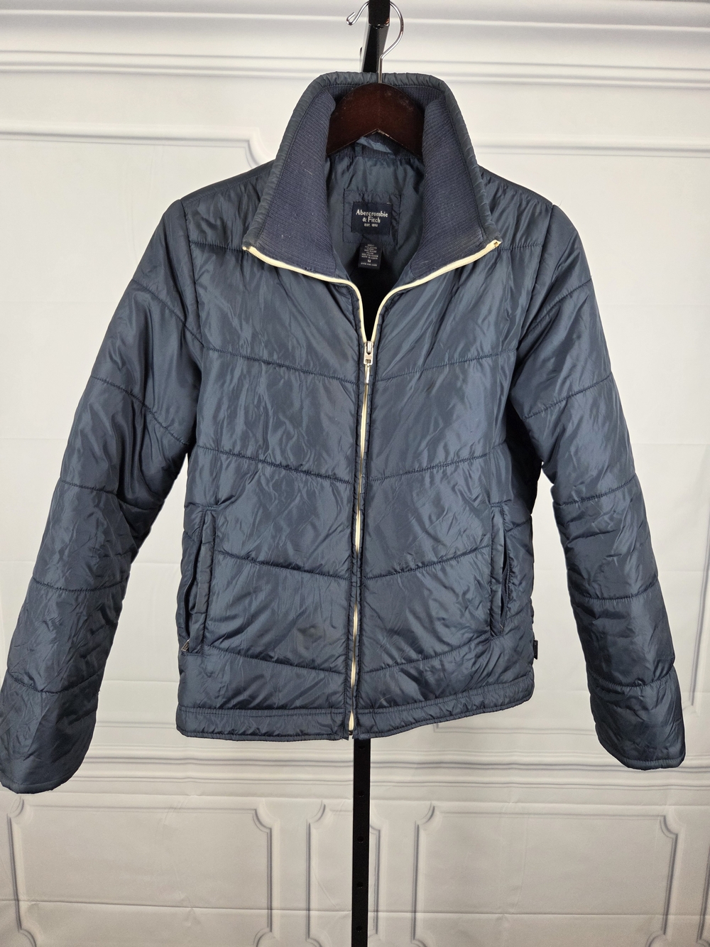 Abercrombie & Fitch Women's Navy Quilted Puffer Jacket